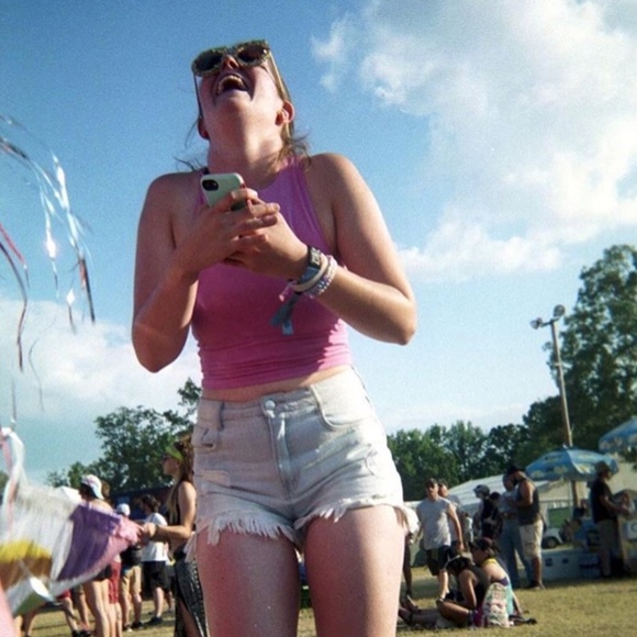 Meet your seller! 🎀 - Picture 4 of 5